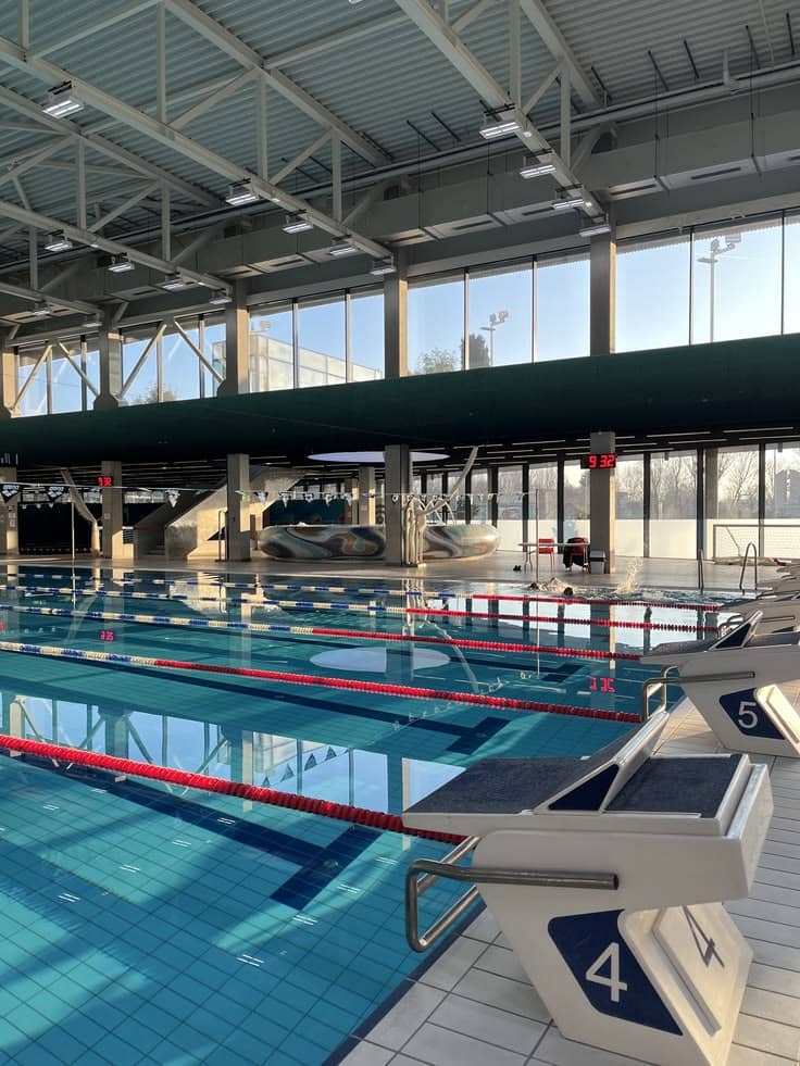 25 meter swimming pool